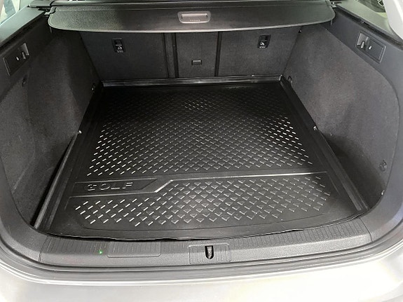 Volkswagen Golf Alltrack 10 of 11