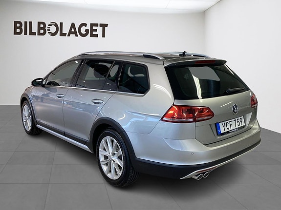 Volkswagen Golf Alltrack 3 of 11