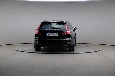 Volvo V60 Cross Country 2 of 3