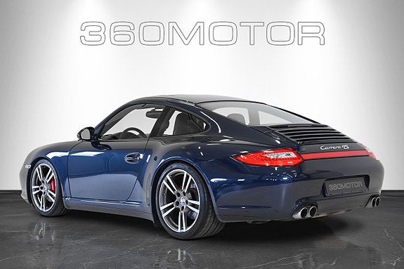 Porsche 911 4 of 5