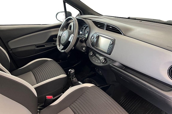 Toyota Yaris 6 of 21