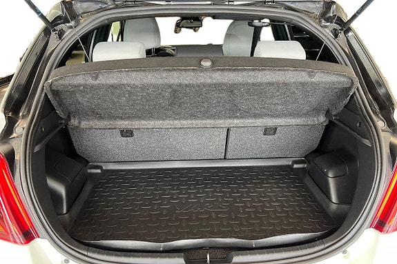 Toyota Yaris 10 of 21