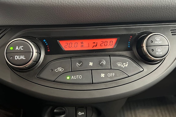Toyota Yaris 19 of 21