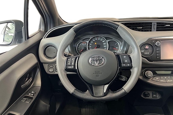 Toyota Yaris 9 of 21