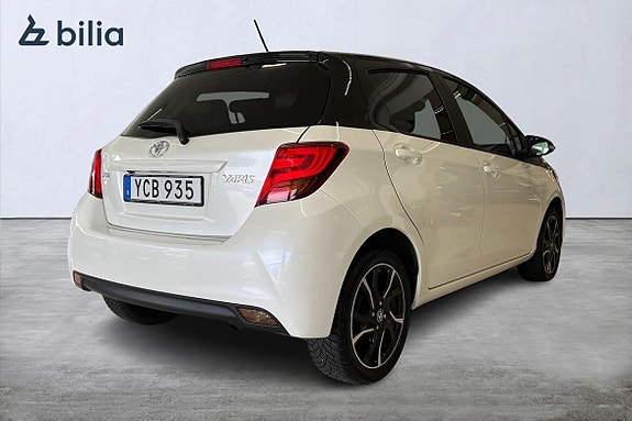 Toyota Yaris 17 of 21
