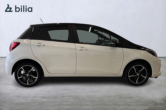 Toyota Yaris 16 of 21