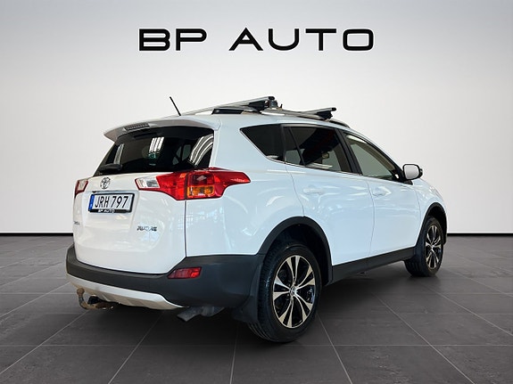 Toyota RAV4 6 of 24