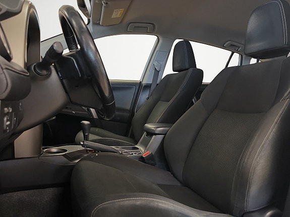 Toyota RAV4 10 of 24