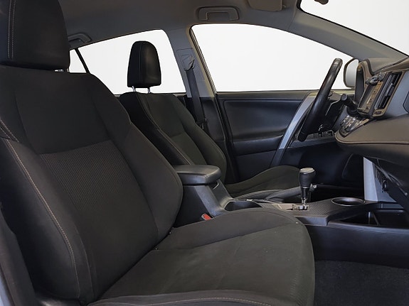 Toyota RAV4 12 of 24