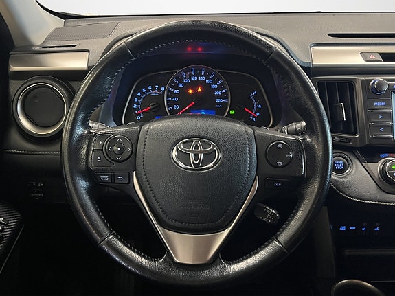 Toyota RAV4 14 of 24