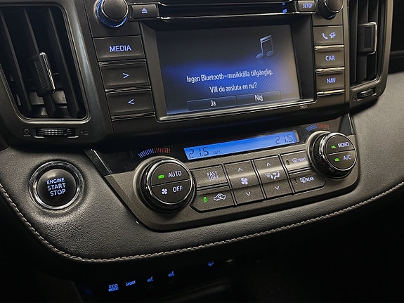 Toyota RAV4 18 of 24