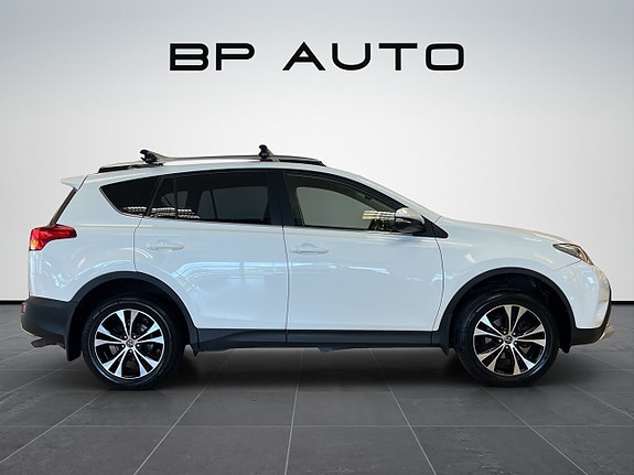 Toyota RAV4 7 of 24
