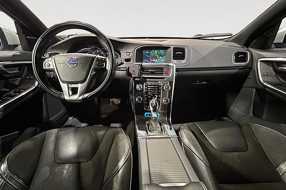 Volvo V60 11 of 16