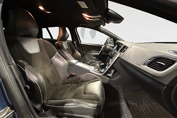 Volvo V60 14 of 16