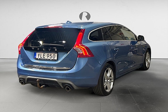 Volvo V60 7 of 16