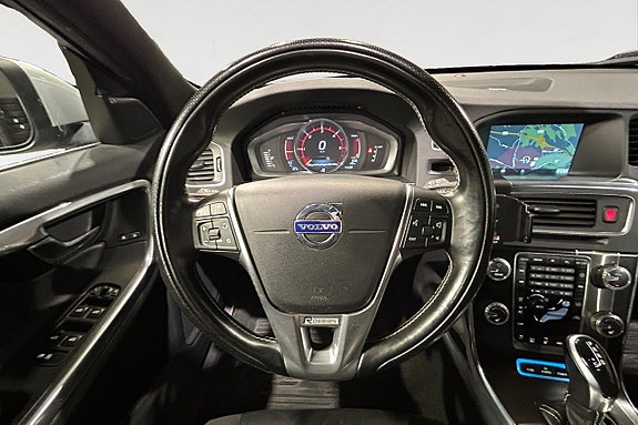 Volvo V60 12 of 16