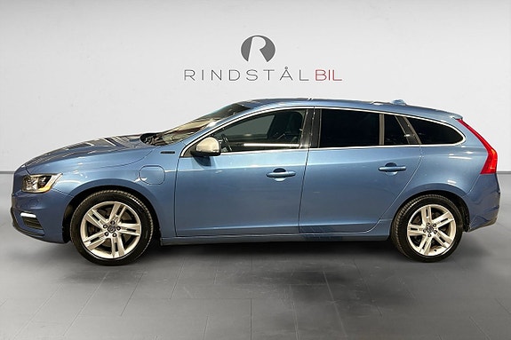 Volvo V60 2 of 16