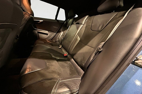 Volvo V60 13 of 16