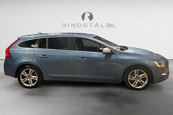 Volvo V60 8 of 16