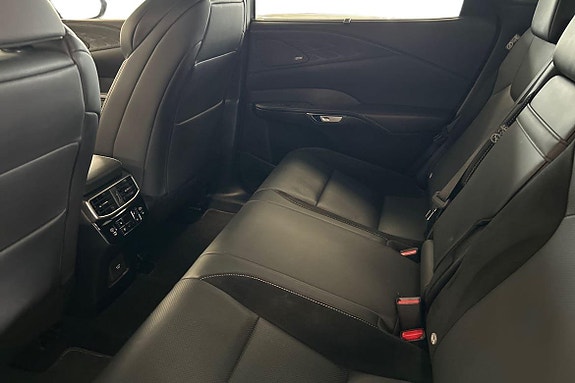 Lexus RX500h 13 of 21
