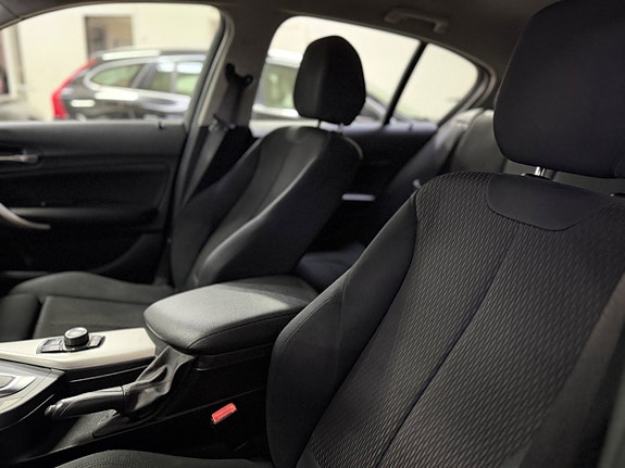 BMW 118d 13 of 15