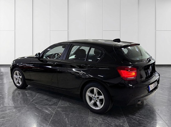 BMW 118d 4 of 5