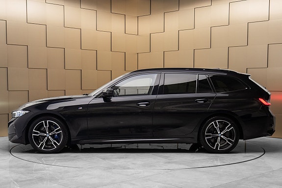 BMW M340i 2 of 5