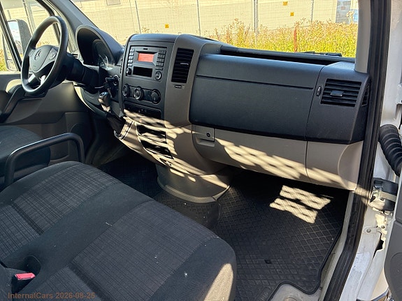 Mercedes-Benz Sprinter 208 14 of 28
