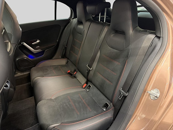 Mercedes-Benz A250 e 14 of 28