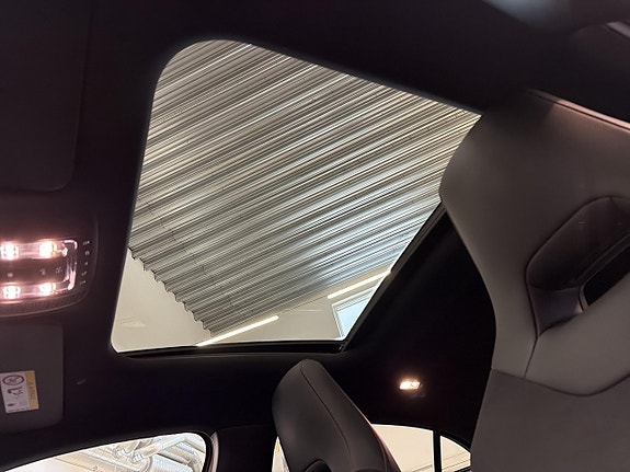 Mercedes-Benz A250 e 16 of 28