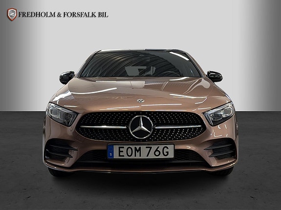 Mercedes-Benz A250 e 7 of 28