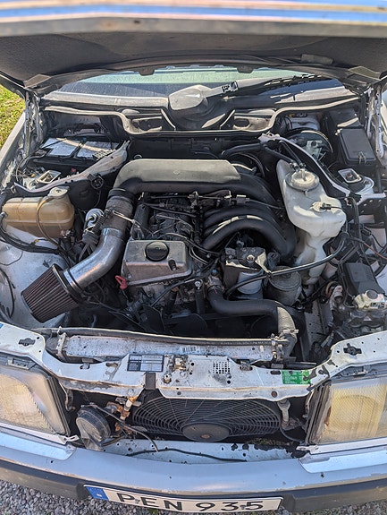 Mercedes-Benz E250 d 5 of 5