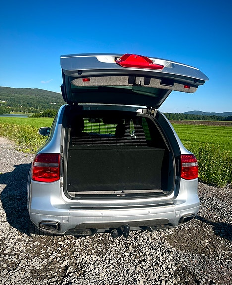Porsche Cayenne 5 of 11