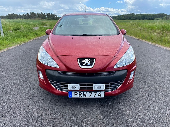 Peugeot 308 3 of 5