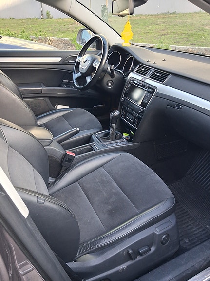 Skoda Superb 3 of 5