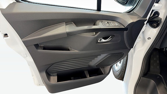 Renault Trafic 11 of 12