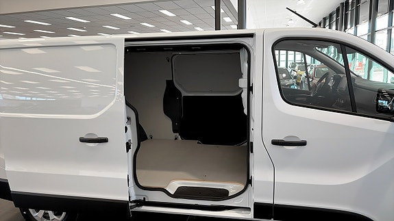 Renault Trafic 5 of 12