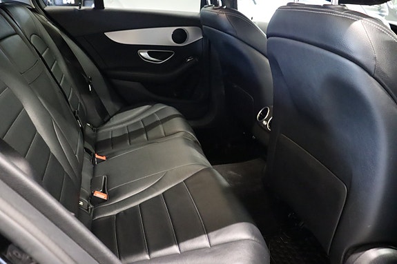 Mercedes-Benz C350 11 of 24