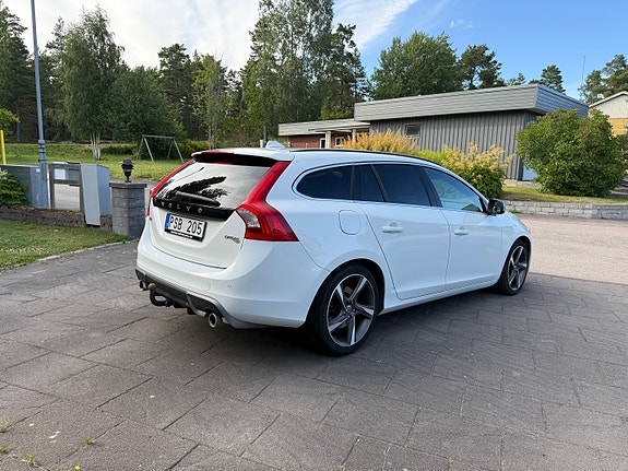 Volvo V60 3 of 7