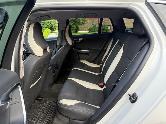 Volvo V60 7 of 7