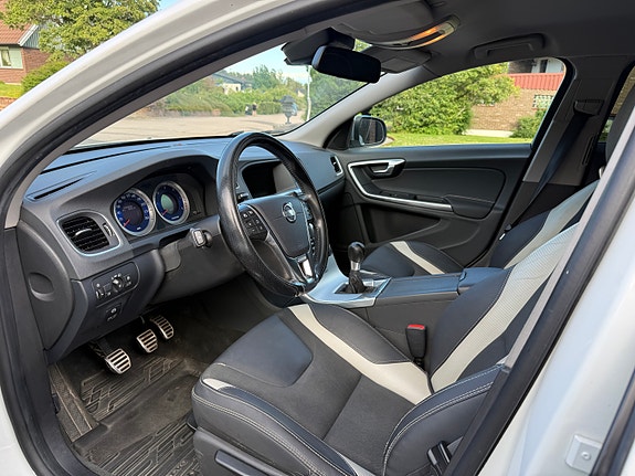 Volvo V60 5 of 7