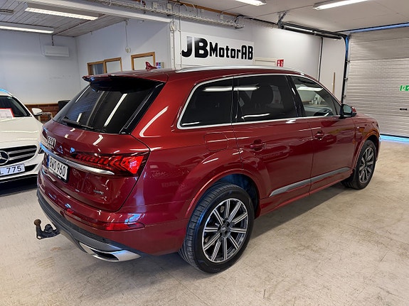 Audi Q7 5 of 5