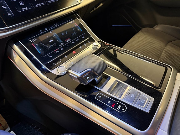 Audi Q7 12 of 17