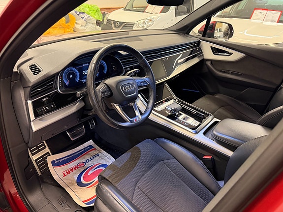 Audi Q7 8 of 17