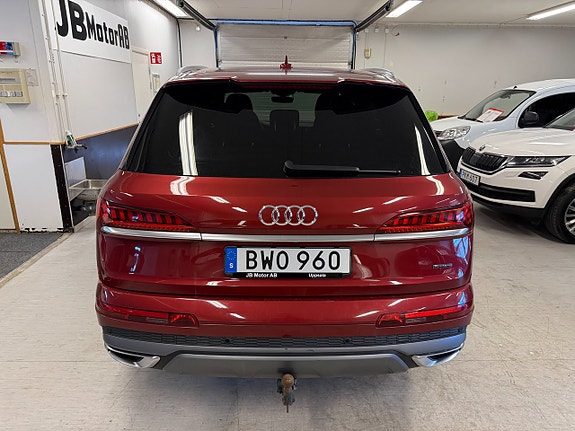 Audi Q7 7 of 17