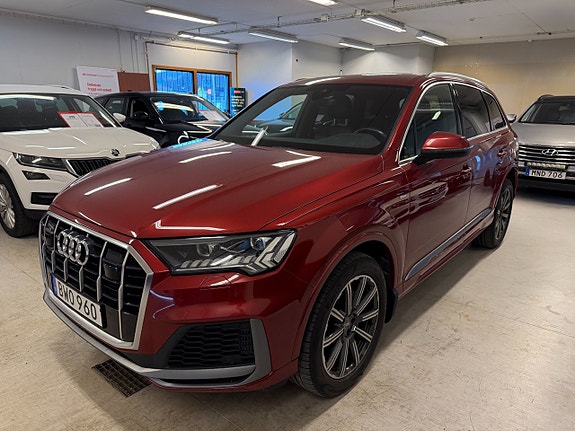 Audi Q7 3 of 5