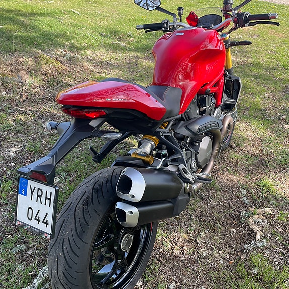 Ducati Monster 1200 S 3 of 5