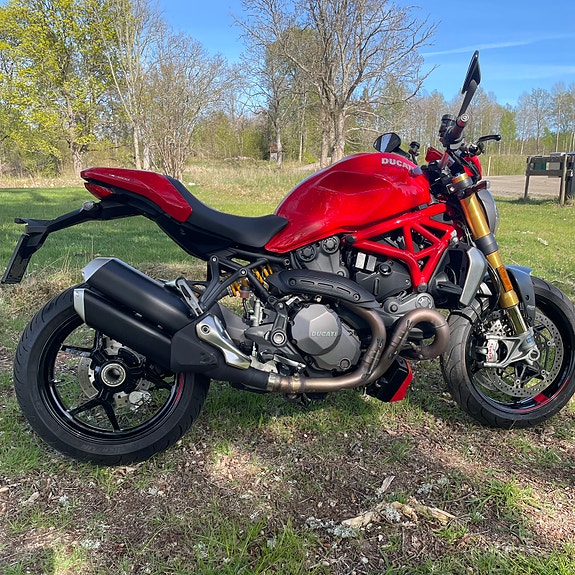 Ducati Monster 1200 S 4 of 5