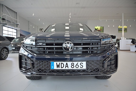 Volkswagen Touareg 3 of 30