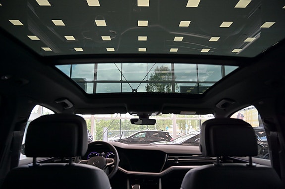 Volkswagen Touareg 27 of 30